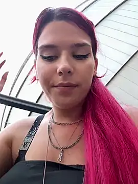 RiriRoseey XXX чат на живо