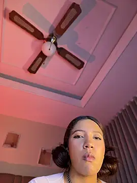 Chatroom XXX en direct de Pushaina__1