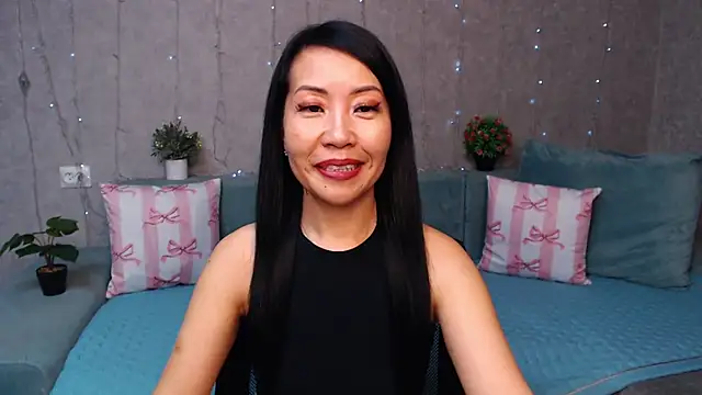 LiaPak's Live XXX Chat