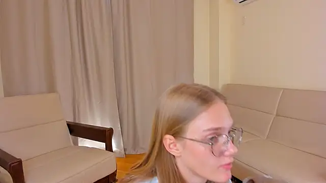 FemMantisn Live XXX chat