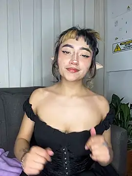 baby_akuma's Live XXX Chat