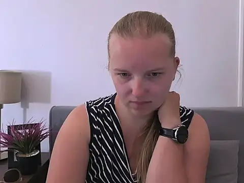 RoseTeacherX Chat XXX in diretta