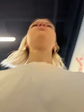 AshleyMur élő XXX-chatje