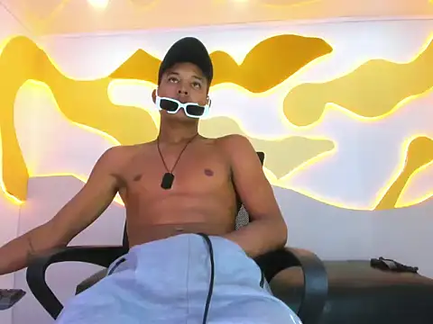 RafaelVander Chat XXX live
