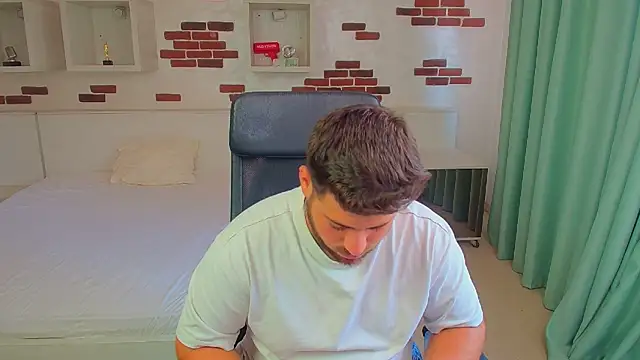 XXX chat uživo modela DaxGreer
