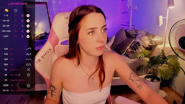 Chatroom XXX en direct de CharliGrace_