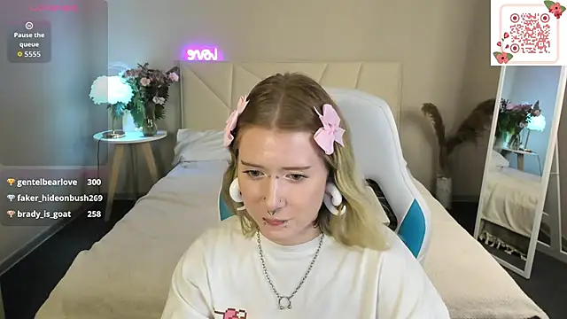 Elira_Vane élő XXX-chatje
