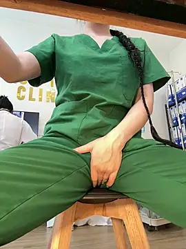 secretly_masturbating Adlı Modelin Canlı XXX Sohbeti
