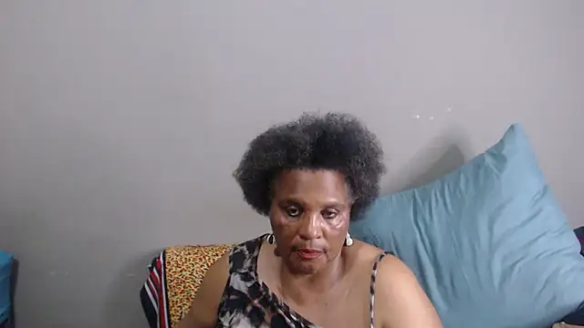 GrandBustyMelon's Live XXX Chat