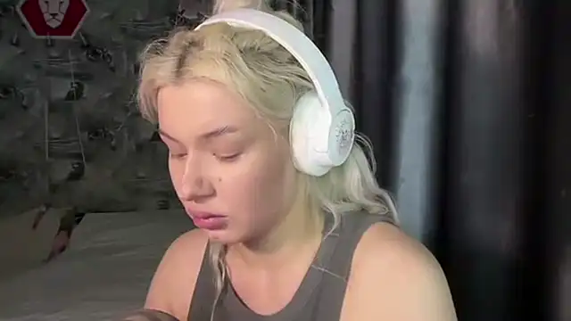 SpotlessParaffin – Naživo XXX chat