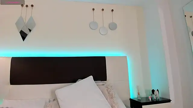 Sky_Loren Chat XXX in diretta