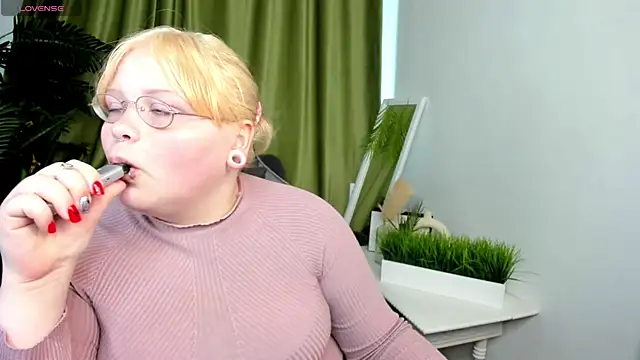 Stella_Brayn Adlı Modelin Canlı XXX Sohbeti