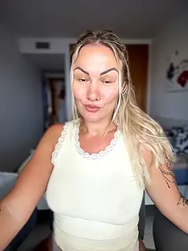 NastyMilf_n Webbikameraesitys