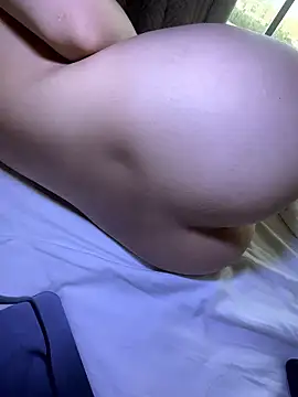 iu_uzZ Live XXX Chat
