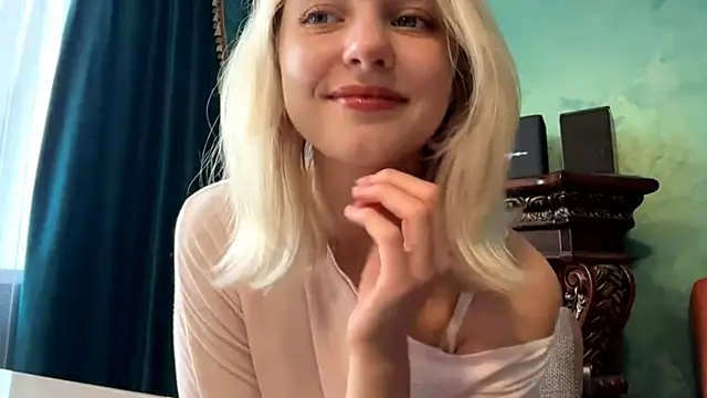EveryoneEve's Live XXX Chat