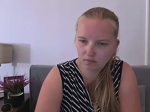 RoseTeacherX's Live XXX Chat