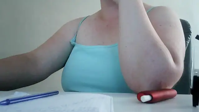 Chatroom XXX en direct de AdrianaGalore