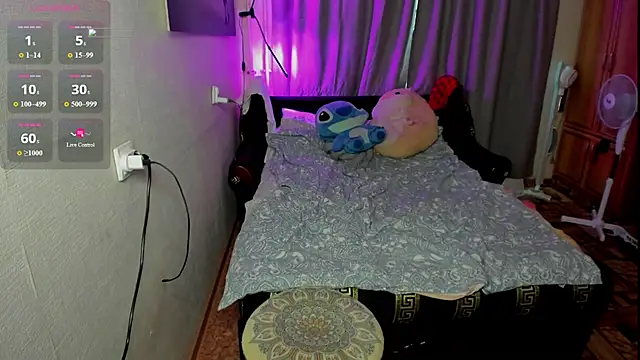 Chat +18 de monica__elder ao vivo