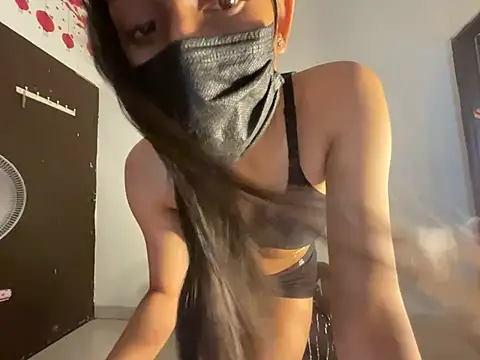 Hy_Selahh Adlı Modelin Canlı XXX Sohbeti