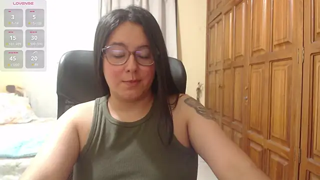 Venus_cat_ live XXX chat