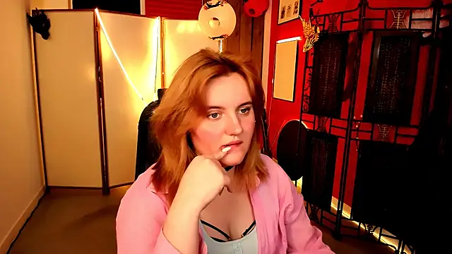 Chat +18 de KathyBriggs ao vivo