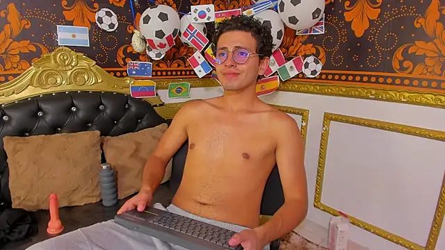 Czat XXX na żywo – Alexis_Saray