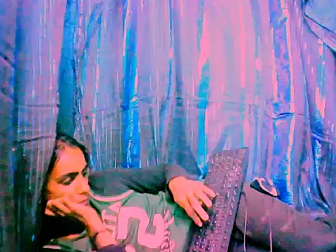 Chat +18 de Alanadelray21 ao vivo