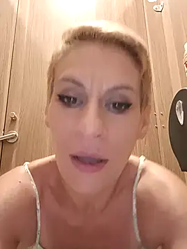 KittyDesiree's Live XXX Chat