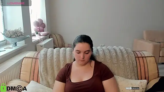 MonikaMooon Adlı Modelin Canlı XXX Sohbeti
