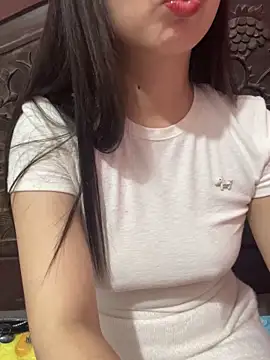 Thu_yaha Chat XXX in diretta