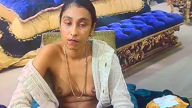 IndianSexyButt Adlı Modelin Canlı XXX Sohbeti