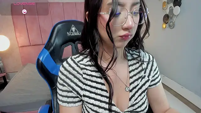 Magic_amberr XXX чат на живо