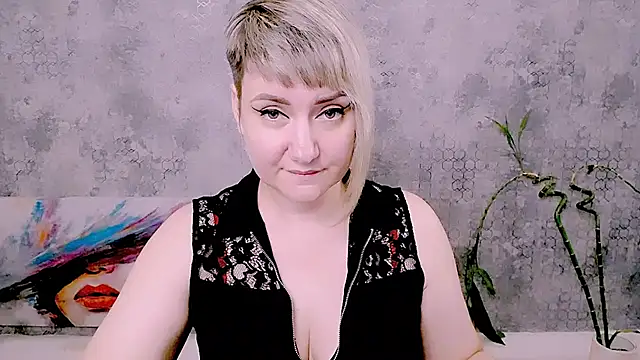 Djullia Chat XXX live
