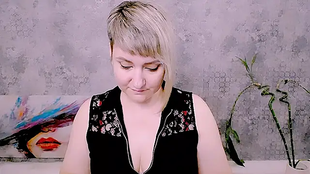 Djullia's Live XXX Chat