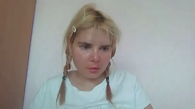 HornyElena Chat XXX in diretta
