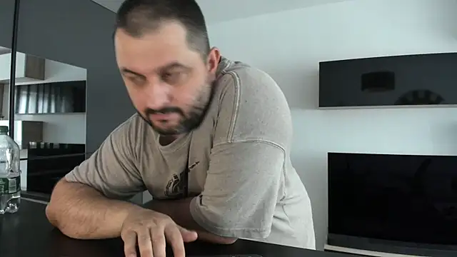 DravenPeak Chat XXX live