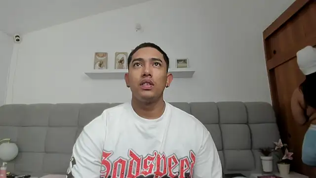 erotic_sins' Live XXX Chat