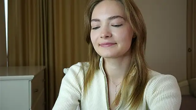 ElsieOlliver live XXX chat