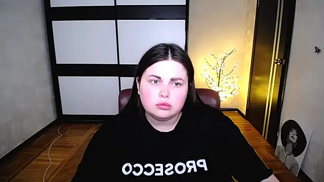 Emily_Mo Chat XXX in diretta