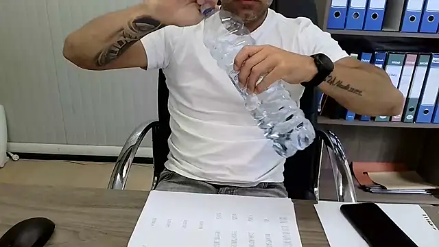 Chat +18 de Evasionee ao vivo