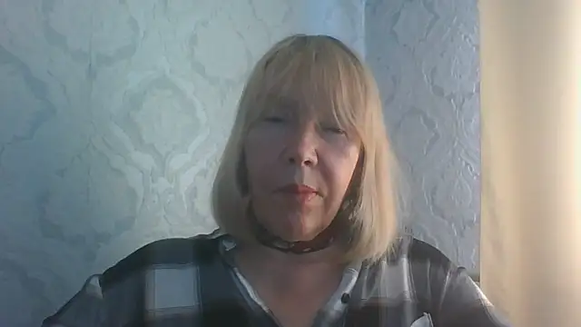 OlgaShine's Live XXX Chat