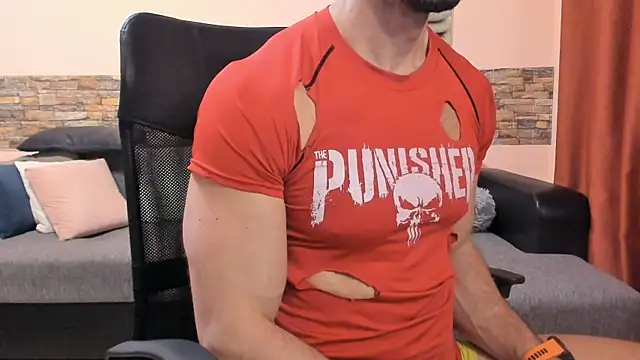 HotHunkTrainer Live XXX Chat