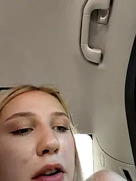 caressyourself's Live XXX Chat