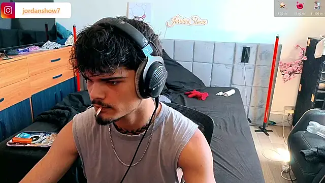 JordanShow's Live XXX Chat