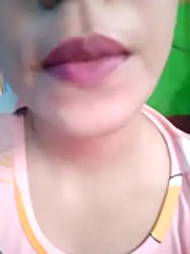 Anki-doll Adlı Modelin Canlı XXX Sohbeti