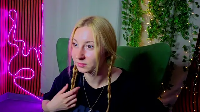 RosalieHandley Chat XXX in diretta