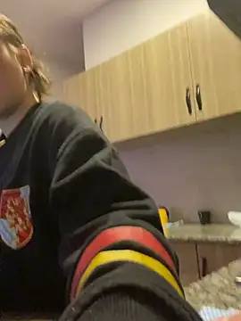 Yizz_20 Live XXX-chat
