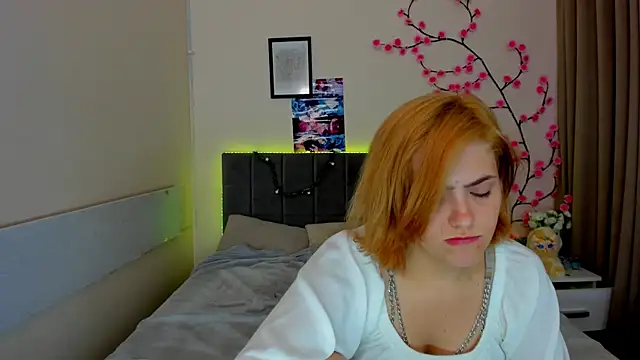 DellaRows Chat XXX in diretta