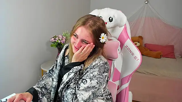 EllaBells Adlı Modelin Canlı XXX Sohbeti