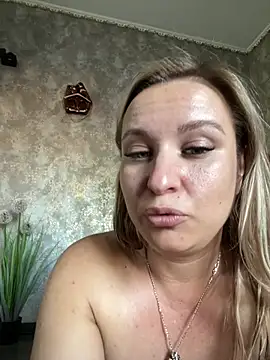 RuslanaXX webcam show